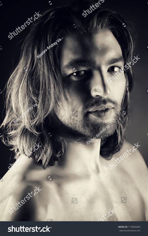 Portrait Sexual Muscular Nude Man Posing Foto Stok 173856005 Shutterstock