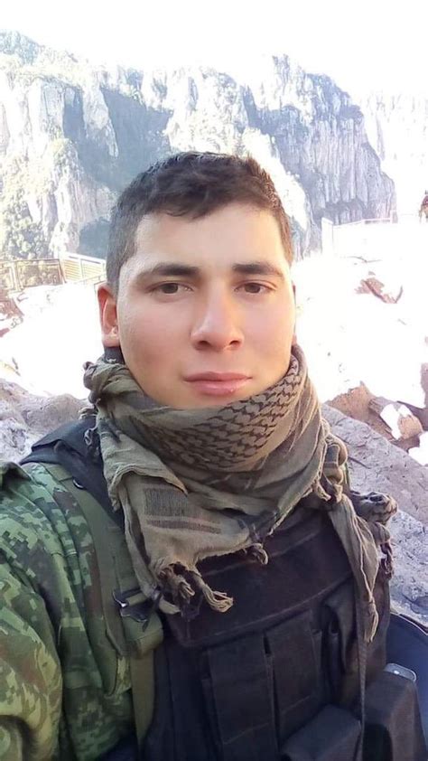 Militares Y Policias Hot On Twitter Rt Si Quieres Ver Su Verga Dura