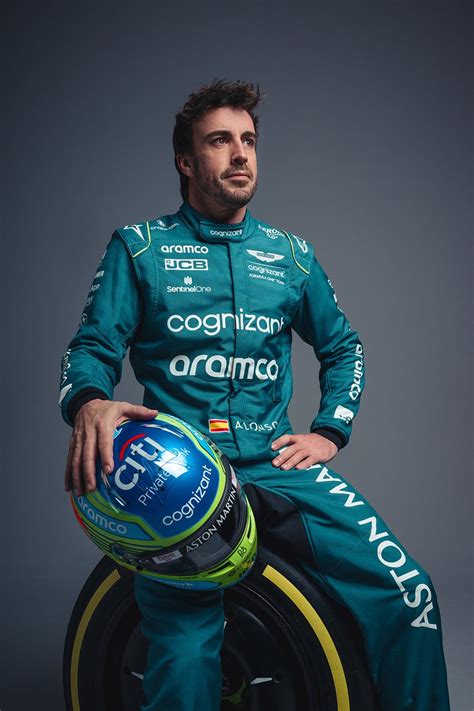 フェルナンド・アロンソ、ライムカラーの2023年f1ヘルメットを披露 【 F1 Gate Com