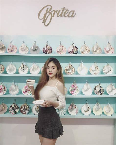 T M U N I Y Tr Th Nh Ng I G U Tr C Gi O Hot Girl C C Xinh N Y Ang Khi N Mxh Vi T D Y