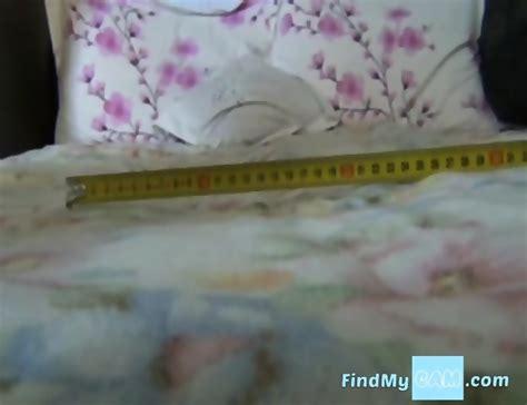 WEBCAM 30 CM DILDO IN HER ASS