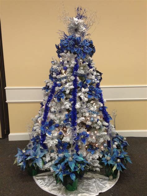 CORE Corvallis - The "Live Your Dreams" tree for the Festival of Trees