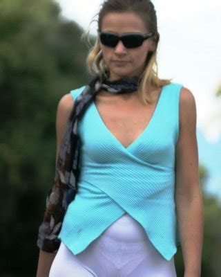 Visible Vagina Through Clothes Porn Pictures Xxx Photos Sex Images Pictoa