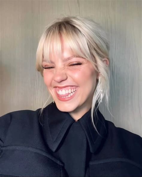 reneé rapp Renee Blonde wife Her hair