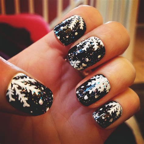 16 Fabulous Snowflake Nail Designs To Try This Winter