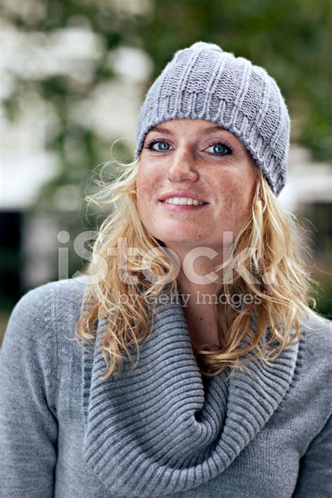 Stock Photo De Belle Blonde Jeune Femme Avec Des Taches De Rousseur Libre De Droits Freeimages