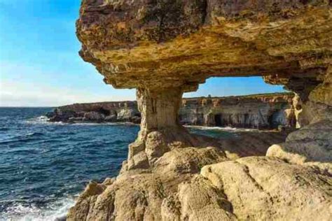 lempeng tektonik pengertian pergerakan  contohnya