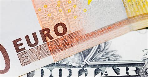 ¿Cambiar dólares a euros o mantenerlos? - Top5Credits.com