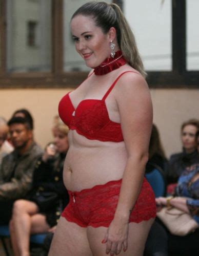 NOVIDADES MODA PRAIA E LINGERIE PLUS SIZE