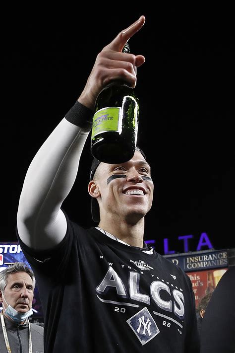 Meredith Marakovits Net Worth in 2023 - Wiki, Age, Weight and Height