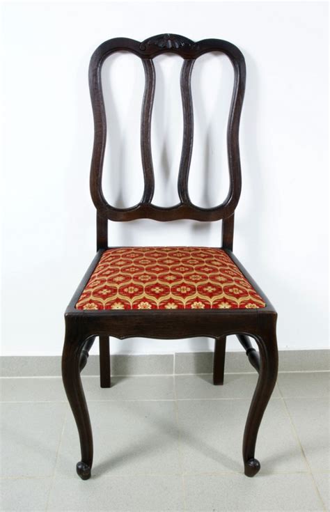 Антикварный стул с витой спинкой