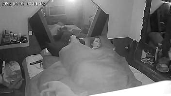 Solo sexo BBB 22 Enviando una mirada debajo del edredón XVIDEOS