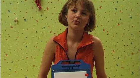 Steamy Blond Babe Pokes Her Unused Vagina With Fingers