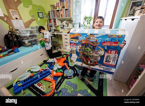 Hot Wheels Ultimate Garage Hi Res Stock Photography And Images Alamy