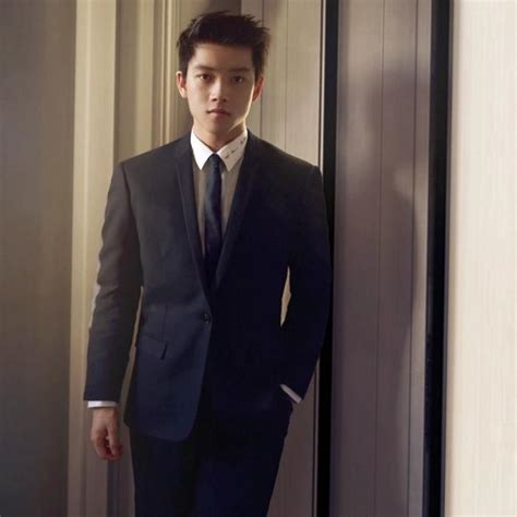 Chân dung hot boy gốc Việt từ chối Google lần để trở thành cố vấn Bộ tài chính Anh ở tuổi