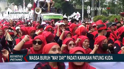 Peringati May Day Ratusan Buruh Gelar Aksi Tolak UU Cipta Kerja Di