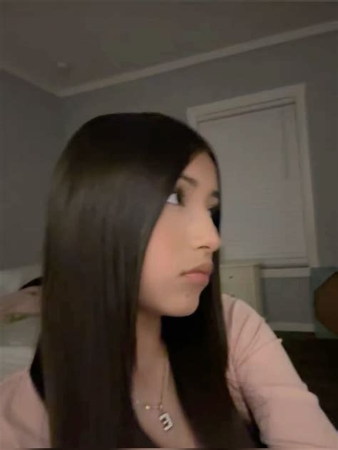 Pin By Elsa Del Bosque On Esli In 2025 Latina Makeup Looks Cute Hairstyles For School Latina