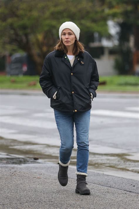 Jennifer Garner Out In Brentwood 01092023 • Celebmafia
