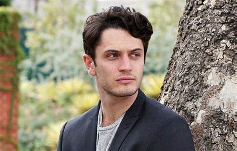 Colin Woodell Bio Wiki Guy Net Worth Parents Affair