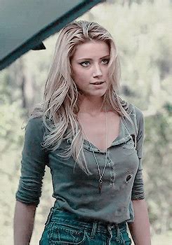 Hot Girl Amber Heard Gifs