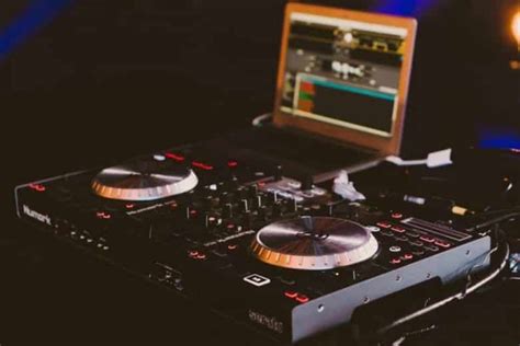 The Best DJ Controller of 2019 under $400 - Global Djs Guide