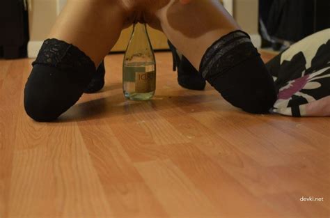 Private Photos Seks S Butylkoj Vina Pered Zerkalom Porn Pic