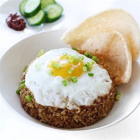 Nasi Goreng (Indonesian Fried Rice) - Couple Eats Food