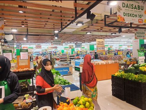 keren supermarket toserba yogya slawi lebih nyaman  lebih lengkap