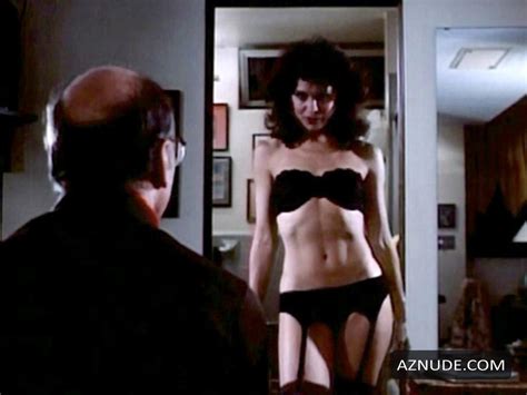 KIM SAUNDERS Nude AZNude