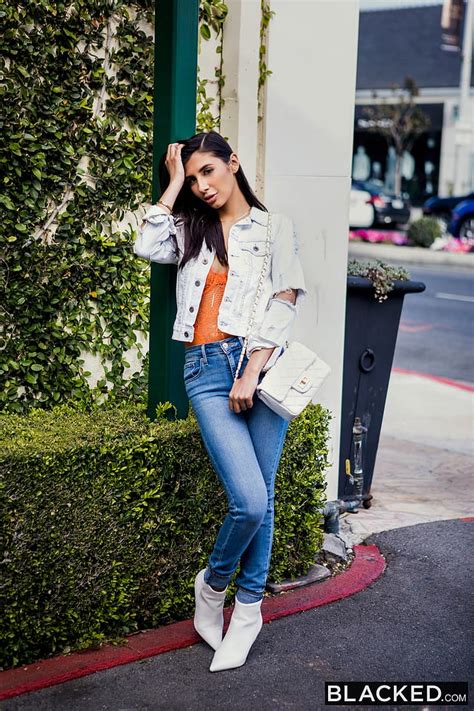 Gianna Dior Women Pornstar Brunette Latinas Dark Hair Blacked HD Wallpaper Wallpaperbetter