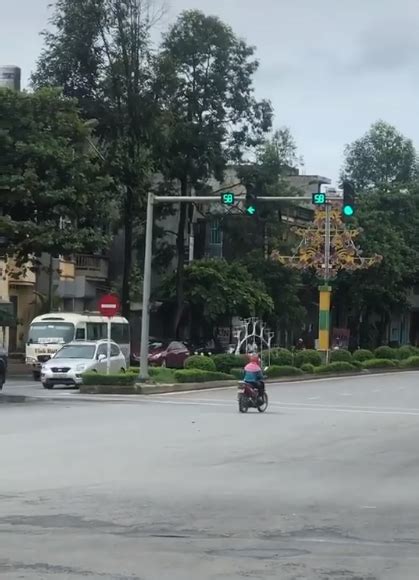 C G I M C Bikini B X U I Xe M Y Gi A Tr I N Ng N Ng Mxh D Y S Ng Netizen Vi T Gi I Tr