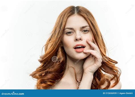 Pretty Woman Loose Ginger Hair Glamor Naked Shoulders Model Stock Image Image Of Cosmetology