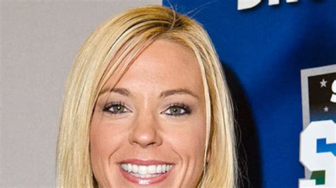 Extra Scoop Kate Gosselin Sues Husband Jon Gosselin For Hacking