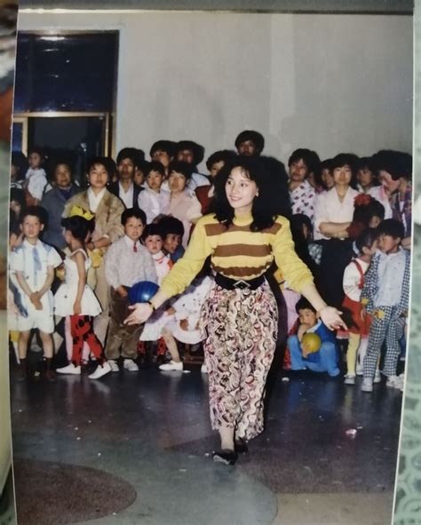 Hot girl thời nay chắc cũng phải xuýt xoa trước nhan sắc và góc nghiêng thần thánh của bà mẹ này