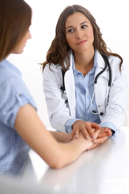 Premium Photo Doctor Reassuring Her Female Patient Medical Ethics And Trust Concept Medicine