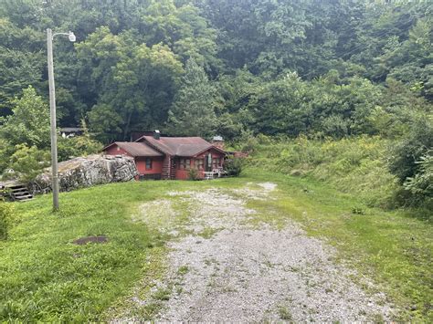 Locals protest the latest leslie county detention center ky budget 7