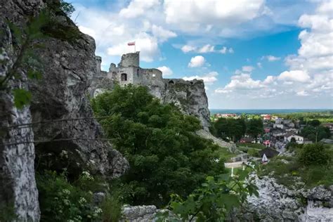 Zamek Ogrodzieniec legendy historia i zwiedzanie Strona Podróży