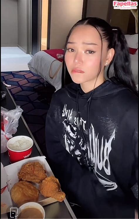 Bella Poarch Aka Bellapoarch Aka Bllapoarch Nude Leaks OnlyFans Fapellas