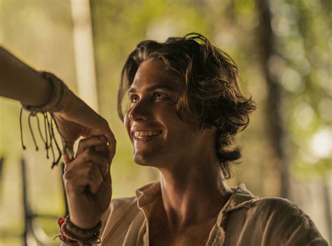Outer Banks Deep Dive Your Guide To Netflixs Hottest New Cast E