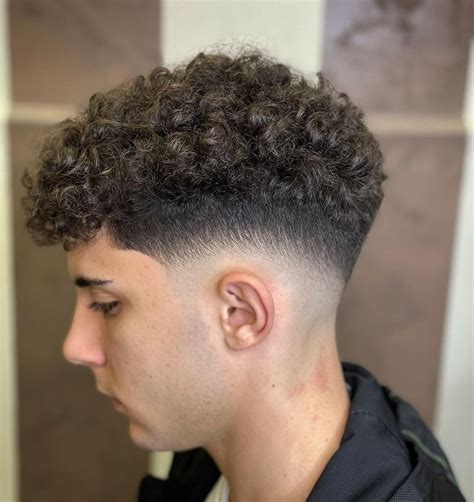 Low Fade Curly Hair Fade Haircut Curly Hair Low Taper Fade Haircut