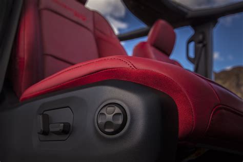 New 2024 Jeep Wrangler Rubicon 392 Interior Features Standard Paul