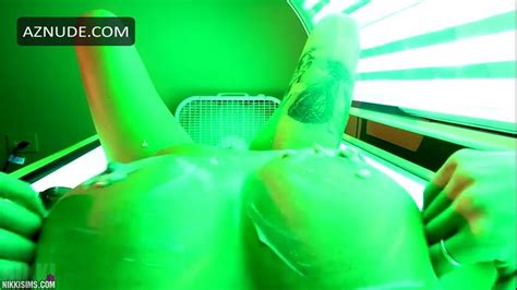 Nikki Sims Nude In A Tanning Bed Aznude