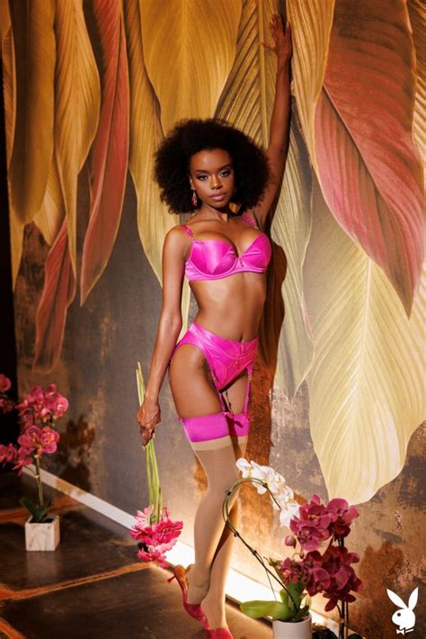 Muse Naadia TheFappening Nude Ebony Girl 24 Photos The Fappening