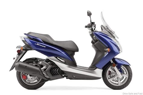 yamaha shows  smax sport scooter