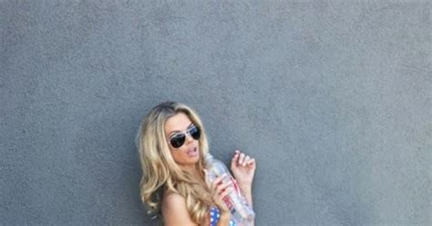 Jessa Hinton S In Bikini For Water Photoshoot The Holle