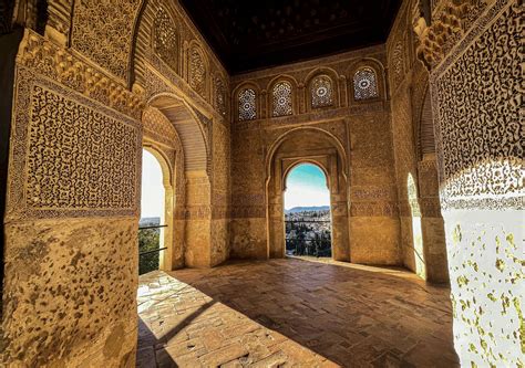 Splendid Andalusian Alhambra palace continues to draw visitors | Daily