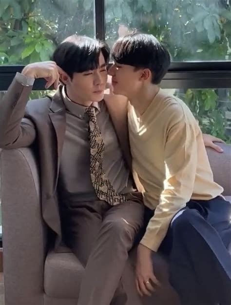 Pin By Quinjan On Thai Couples Cute Gay Couples Poses Couples
