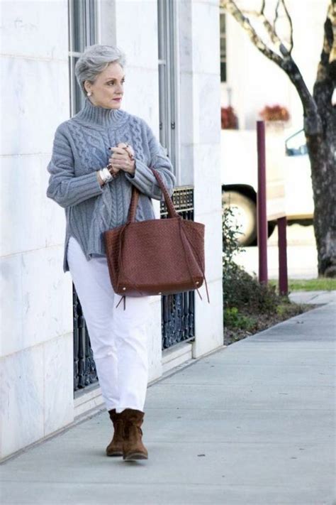 Стильные "бабули" в вязаных вещах. | White winter fashion, Clothes for ...