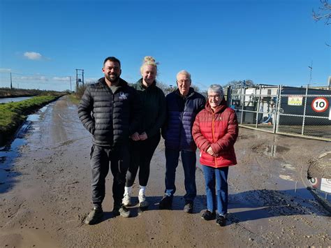 Saxilby residents furious at dozens of tankers using their crumbling