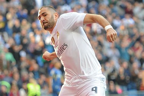 El Seguimiento Benzema Pone En Pie Al Bernab U Con Un Doblete